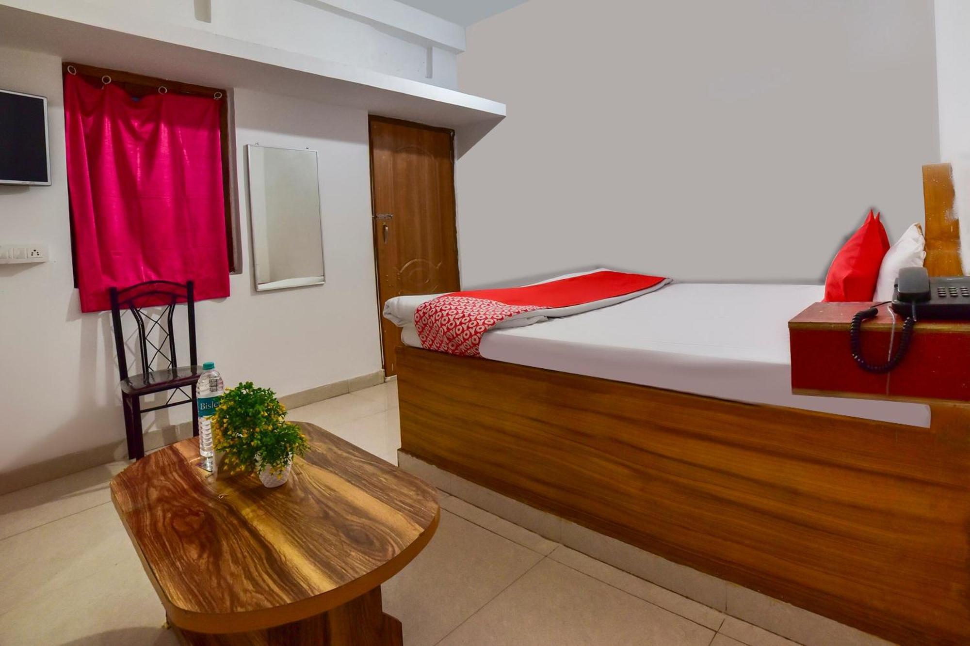 OYO 70010 Mamta Hotel Hajipur Exteriör bild