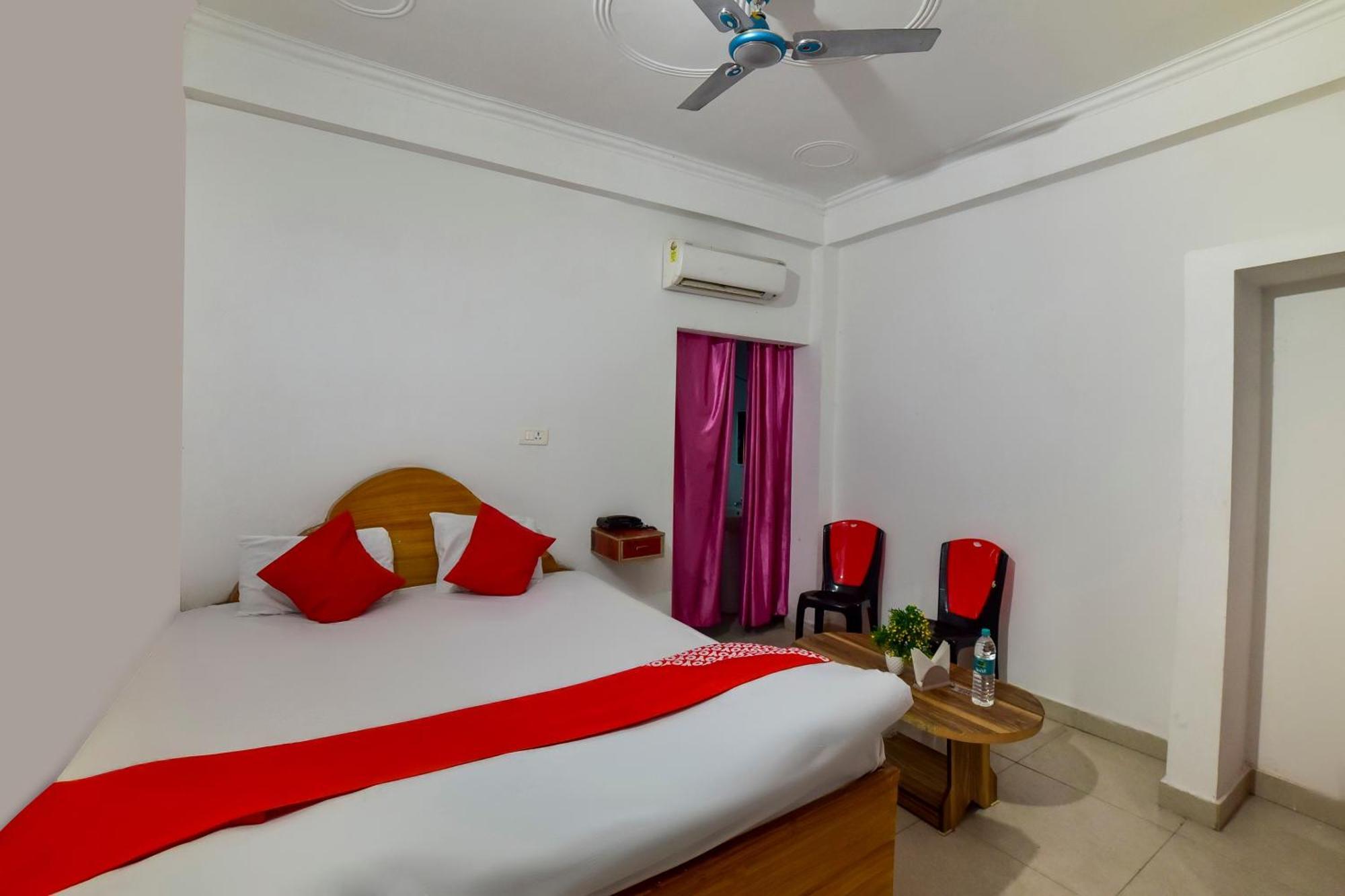 OYO 70010 Mamta Hotel Hajipur Exteriör bild